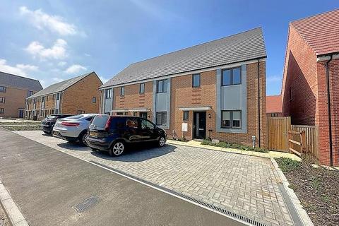 3 bedroom end of terrace house to rent - Cherry Orchard Drive, Rainham