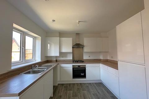3 bedroom end of terrace house to rent, Cherry Orchard Drive, Rainham