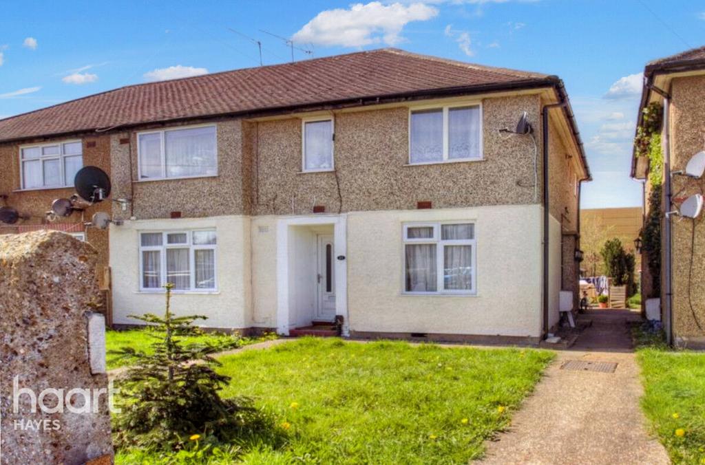 Pinewood Avenue, UXBRIDGE 2 bed for sale £300,000