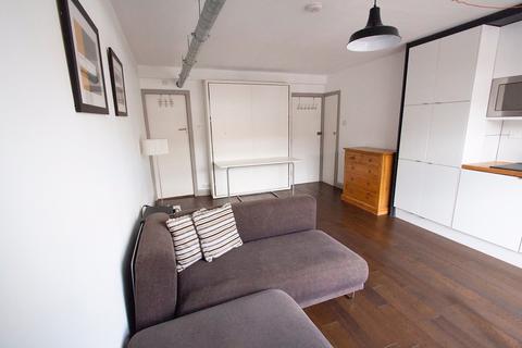 Studio to rent, Eastgate House, 223 High Street, Guildford, Surrey, GU1