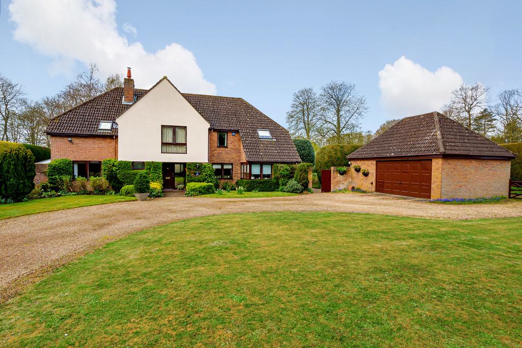 Brooke Gardens, Brooke, NR15 6 bed detached house for sale £1,000,000