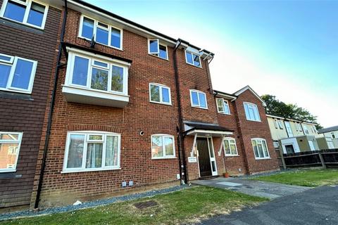 1 bedroom ground floor flat to rent, Willow Court, Harrow HA2