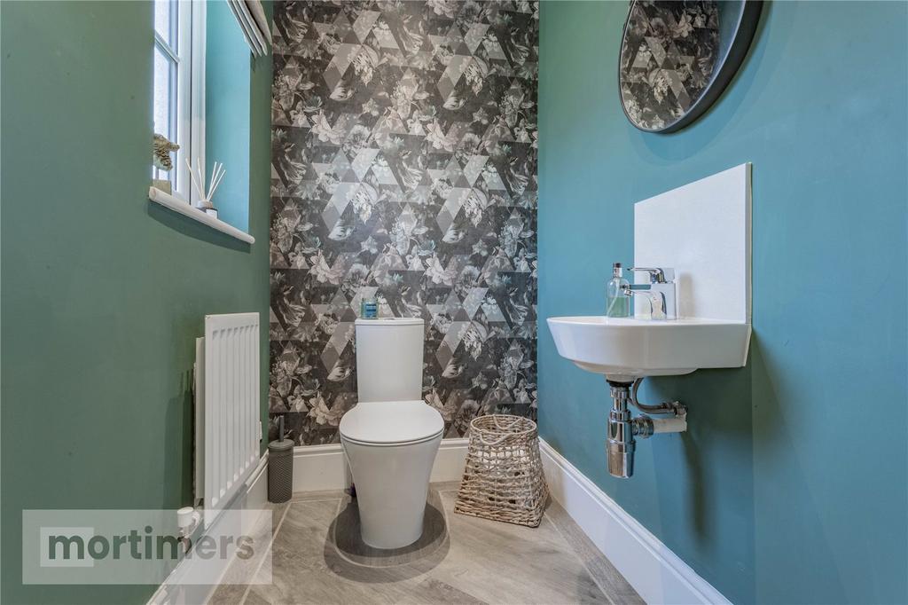 2pc Cloakroom