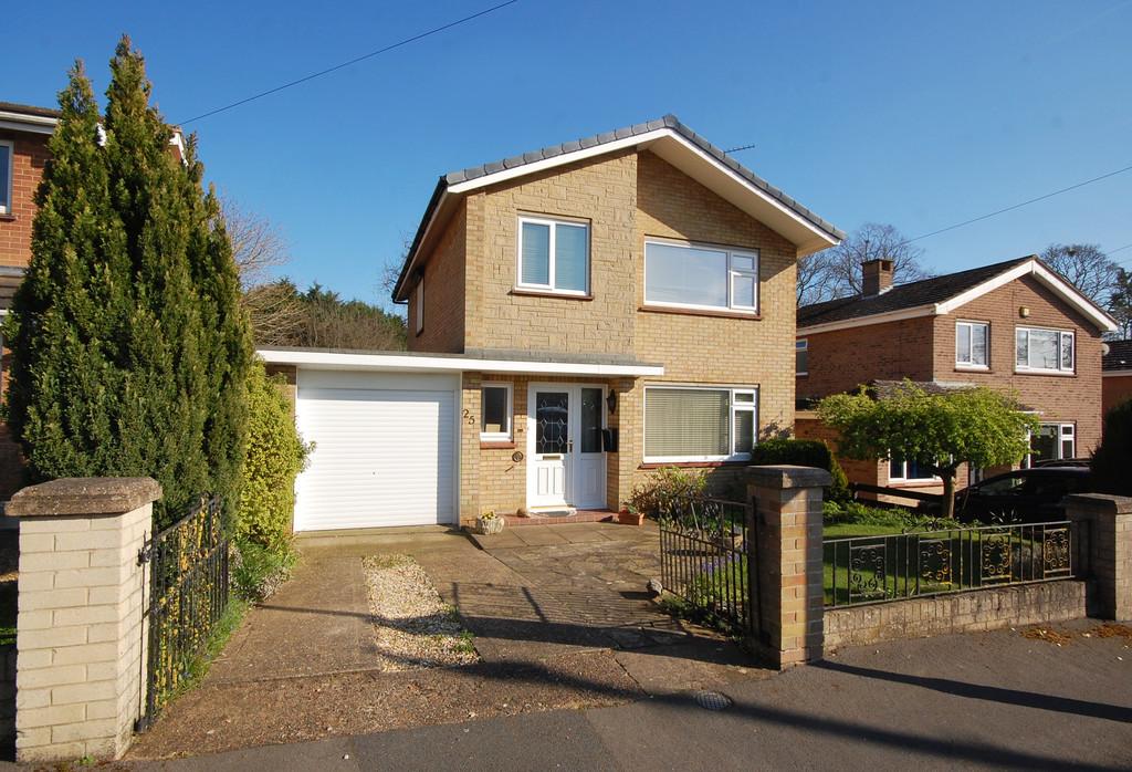 Staines Way, Louth LN11 0DE 3 bed detached house for sale £270,000