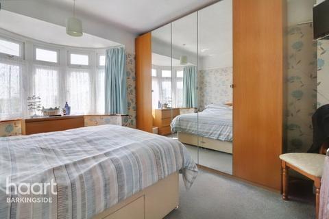 61 Forest Road, Ilford, IG6 3HA