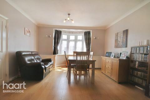 61 Forest Road, Ilford, IG6 3HA