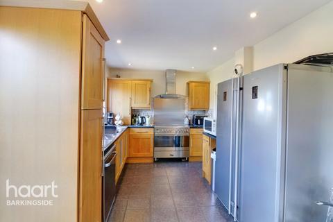 61 Forest Road, Ilford, IG6 3HA