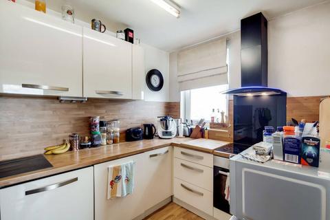 2 bedroom flat for sale - Porchester Mead, Beckenham, BR3