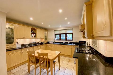 4 Chilham Close, Bexley, DA5 1GY