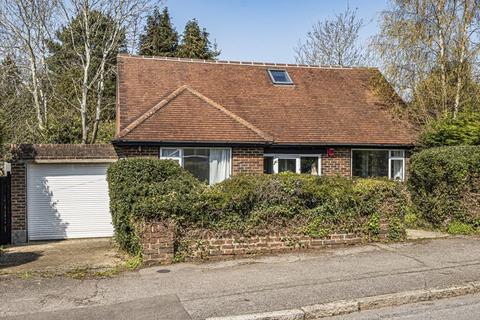 3 bedroom detached house for sale, Stoneyfield Road, Coulsdon