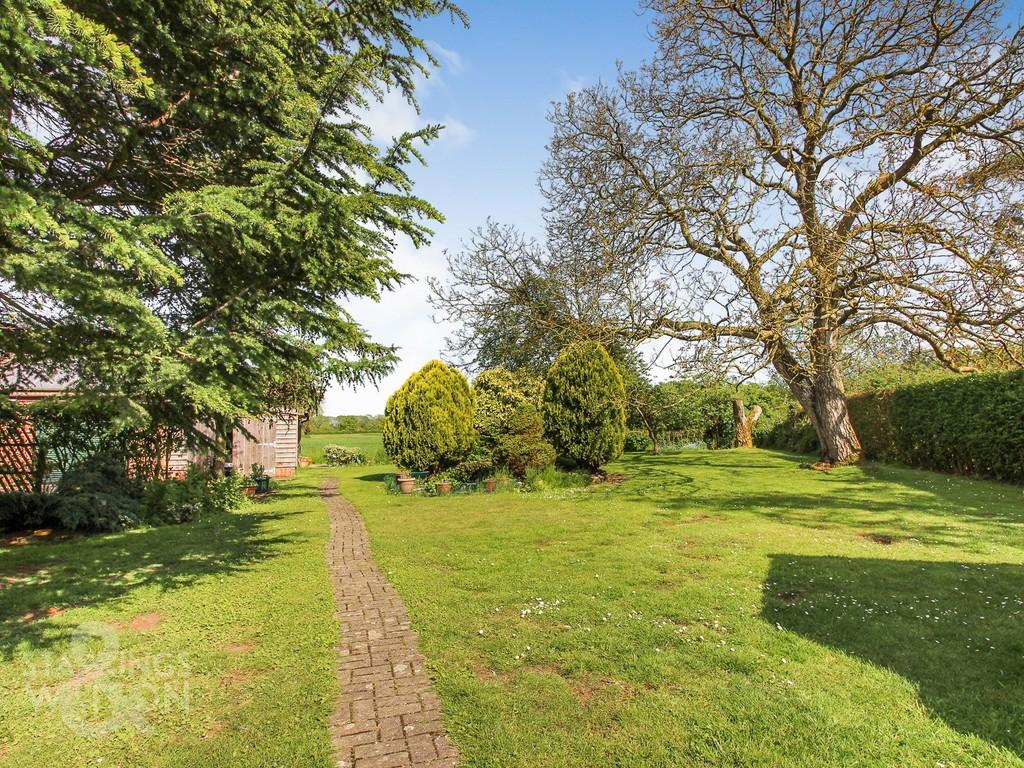 Mill Road, Thorpe Abbotts, Diss 5 bed detached bungalow for sale £550,000