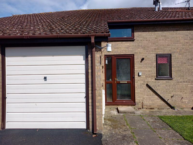 Kirkstead Court, Woodhall Spa 2 bed apartment £750 pcm (£173 pw)