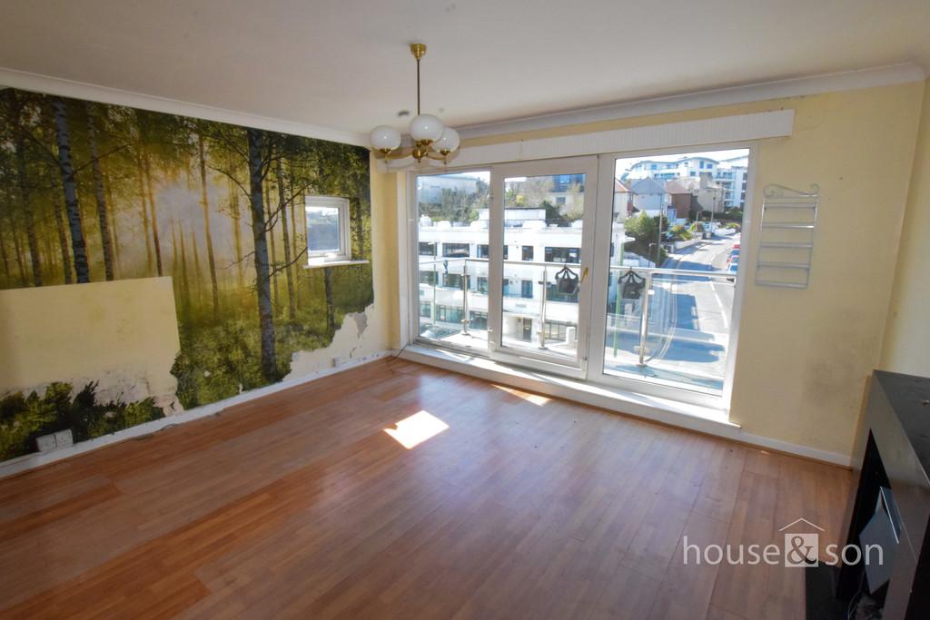 Sea Road, 3 bed apartment for sale £210,000