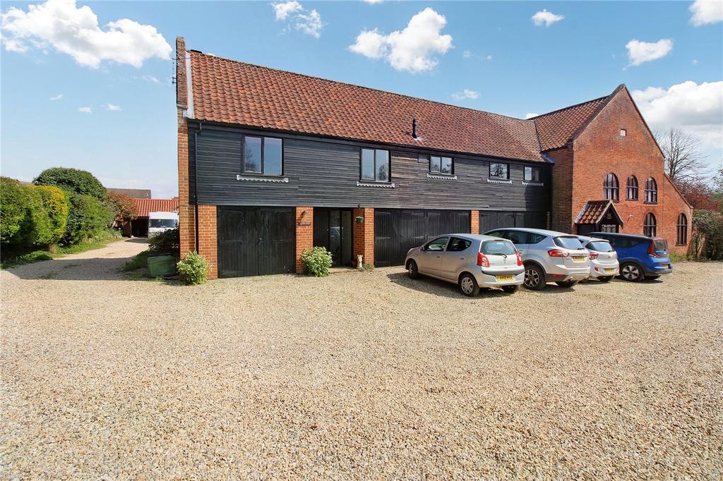 Meadow Farm Drive, Cringleford... 3 bed barn conversion £375,000