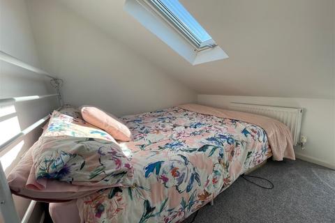 14 Bryn Nant, Caerphilly, CF83 2BZ