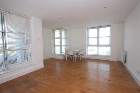 2 bedroom apartment to rent, Barrier Point Road, London E16