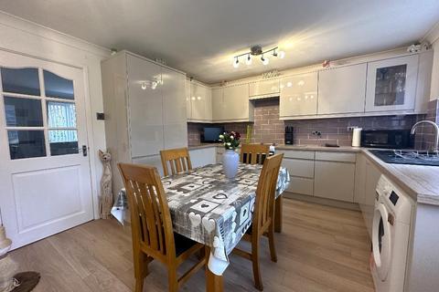 2 bedroom end of terrace house for sale - Brussels Way, Marsh Farm, Luton, Beds, LU3 3TH