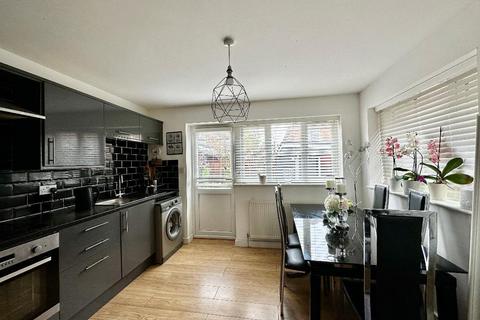 4 bedroom semi-detached house for sale, Old Ford End Road, Bedford, Bedfordshire, MK40 4TA