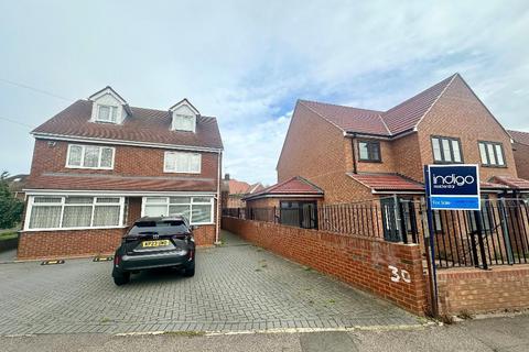 3 bedroom semi-detached house for sale, Old Ford End Road, Bedford, Bedfordshire, MK40 4TA