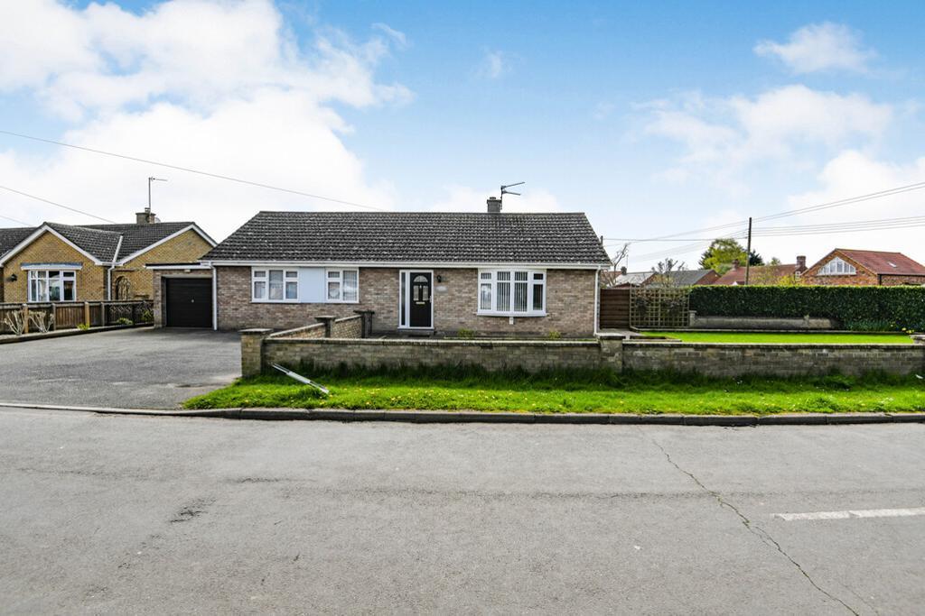 Woodgate Road, Leverington, Wisbech, PE13 5AU 3 bed detached bungalow