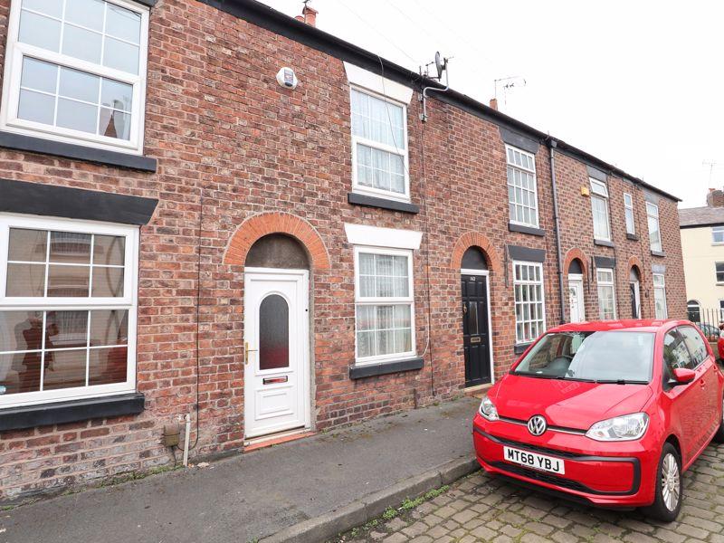 Great King Street, Macclesfield 2 bed terraced house for sale £145,000