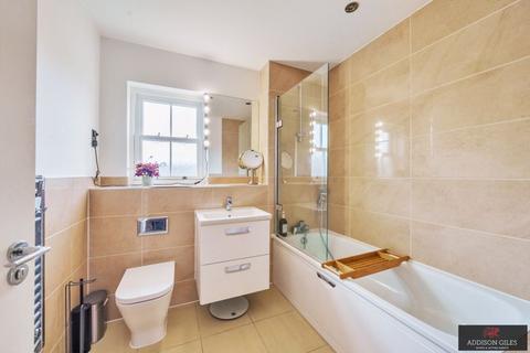 4 Mobbs Close, Stoke Poges, Slough, SL2 4FF