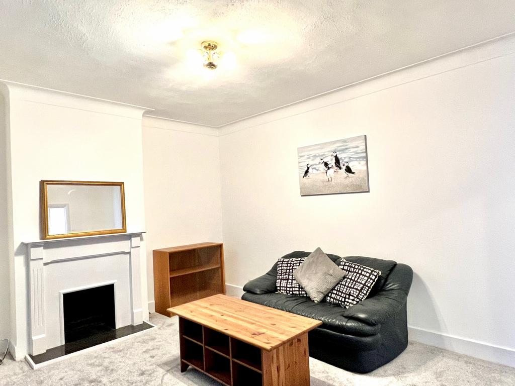 Two double bedroom ground floor maisonette FOR SA