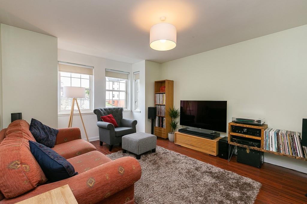 Orchard Place, Dysart, Kirkcaldy, KY1 2 bed flat for sale £85,000