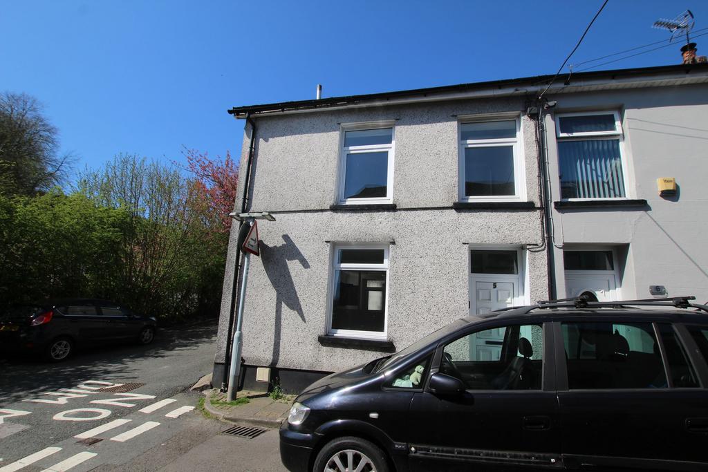 Tonypandy CF40 2 bed terraced house £600 pcm (£138 pw)