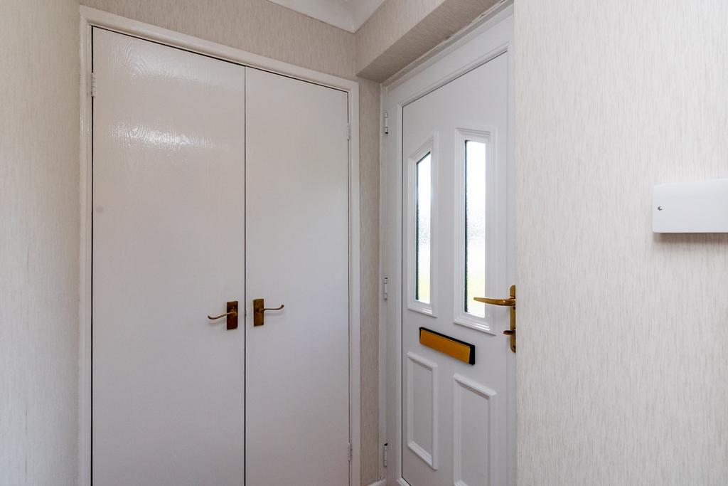 Nutgrove Hall Drive, St Helens, WA9 2 bed semidetached bungalow £180,000