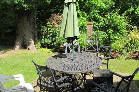 1 bedroom retirement property for sale, Chingford Lane, Woodford Green