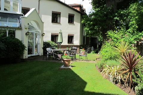 1 bedroom retirement property for sale, Chingford Lane, Woodford Green
