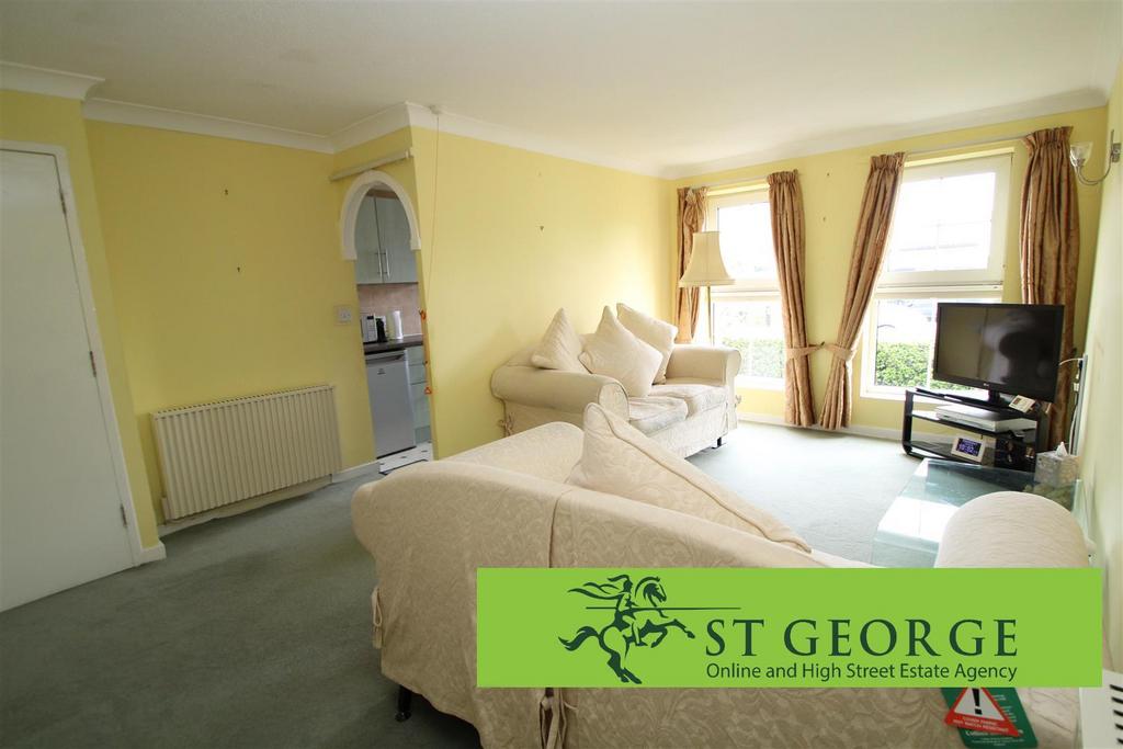 Bellingham Lane, Rayleigh 2 bed retirement property for sale £235,000