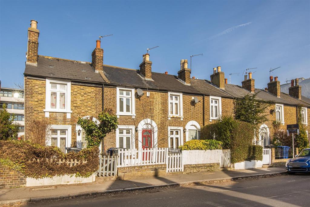 Warwick Road, Ealing, W5 2 bed cottage for sale £650,000