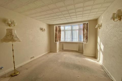 25 Stirling Road, Hayes, UB3 3AH