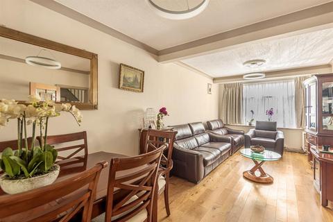 75 Carlyon Road, Hayes, UB4 0NS