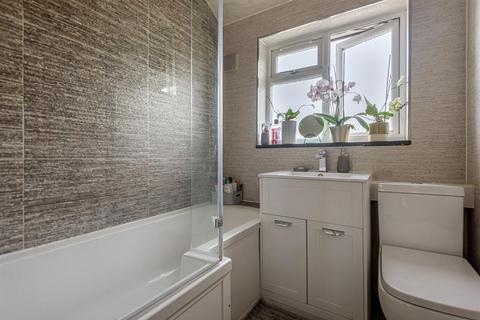 75 Carlyon Road, Hayes, UB4 0NS