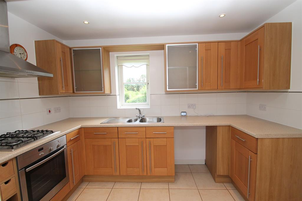 Mill Court, Alvechurch, Birmingham... 2 bed flat £850 pcm (£196 pw)
