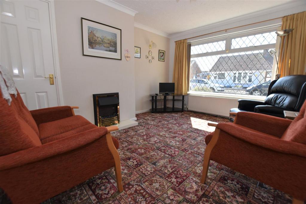 Lexington Drive, Hull 2 bed semidetached bungalow £145,000