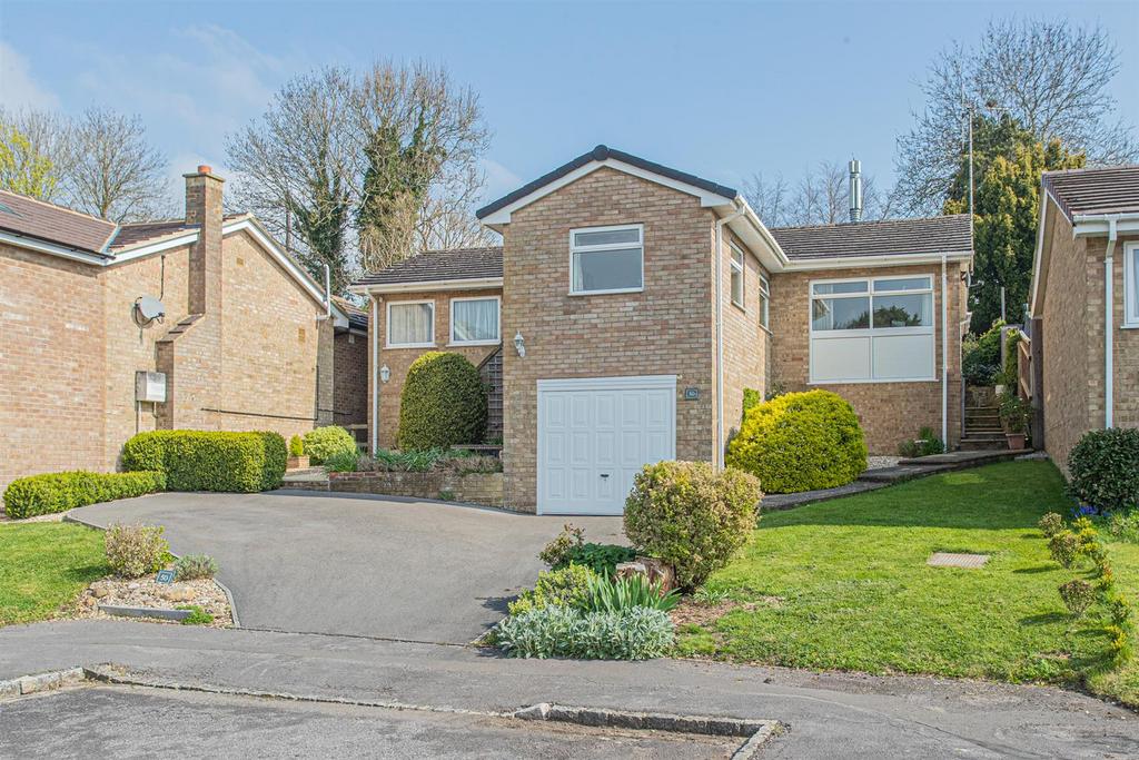 Brakspear Drive, Corsham 3 bed detached bungalow £400,000
