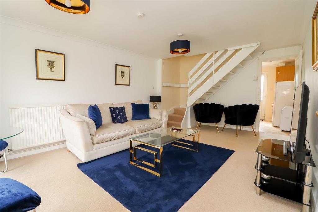 Sycamore Avenue, Horsham 2 bed terraced house £330,000