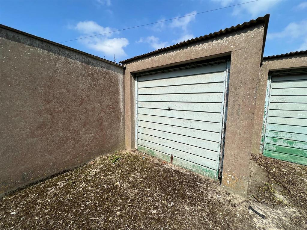 Garage.jpg