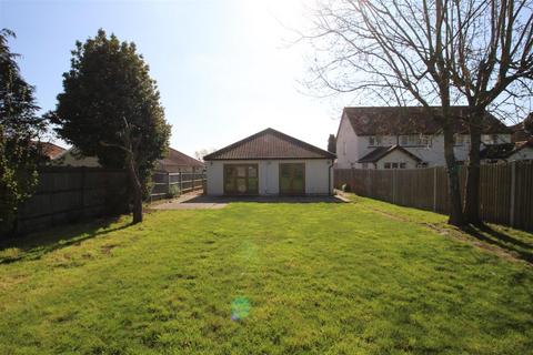 9 West Gardens, Epsom, KT17 1NQ