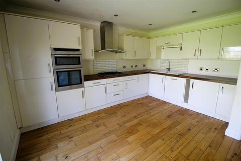 9 West Gardens, Epsom, KT17 1NQ