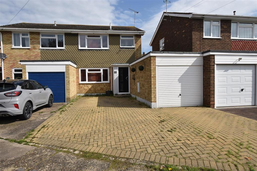 Jason Close, Canvey Island SS8 3 bed semidetached house for sale £
