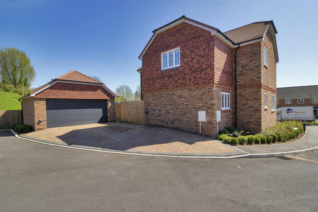 Garage/driveway