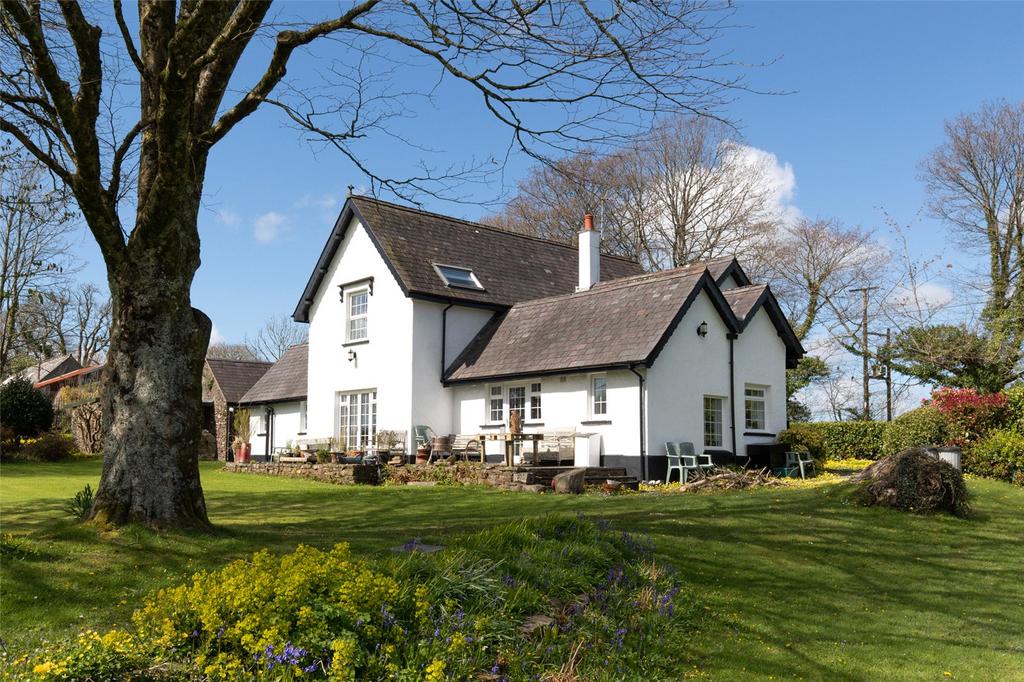 The Rhos, Haverfordwest, Pembrokeshire, SA62 3 bed detached house for