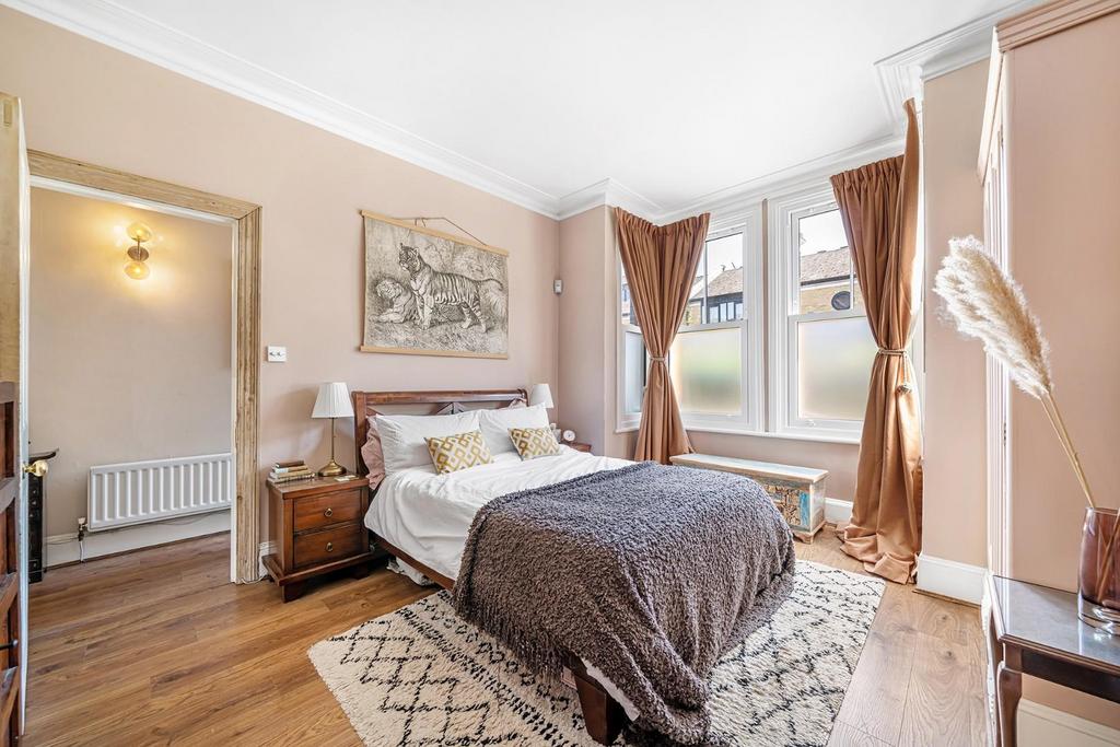 Bedroom (2).jpg