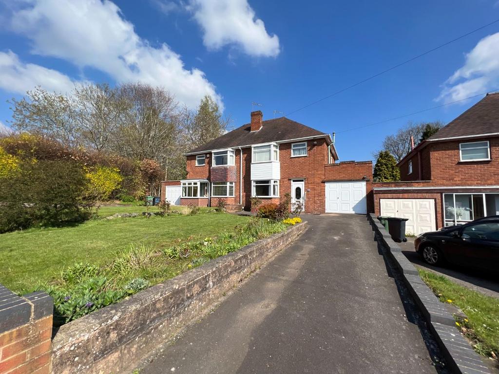 Gregory Road, Wollaston, Stourbridge, DY8 3 bed semidetached house for