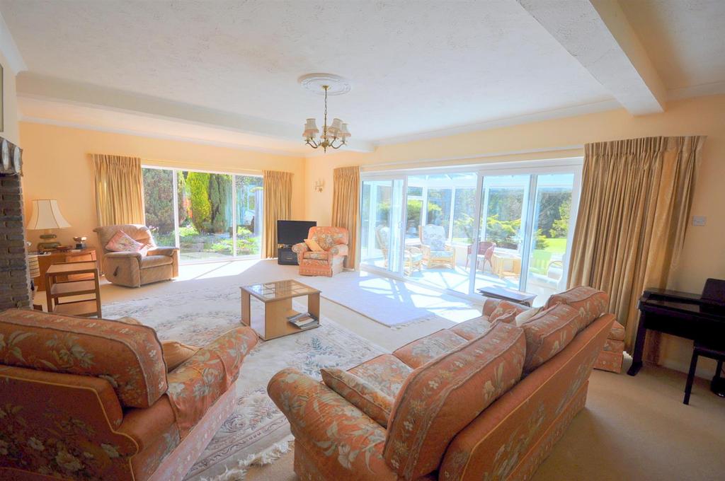 Wayfaring Down, Filching, Polegate 5 bed detached house for sale £